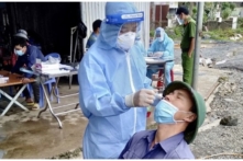 Tin Việt Nam ngày 18/7: Tăng vọt gần 6,000 ca, Bộ Y tế công bố 29 ca tử vong, Hà Nội yêu cầu người dân ở nhà từ ngày mai, Cục Hàng không dừng tất cả đường bay chở khách đi/đến phía Nam