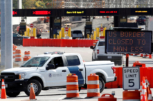 Bắt đầu từ tháng tới Canada sẽ mở lại biên giới cho những người Mỹ được chích ngừa đầy đủ