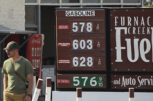 Giá xăng tăng 40% trong năm nay, dự kiến ​​sẽ tăng nhiều hơn trong suốt mùa hè