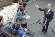 Từng là một nhà cải cách phúc lợi, ông Biden đang biến IRS thành cơ quan phúc lợi lớn nhất