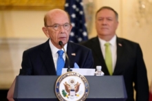 Bắc Kinh áp đặt các biện pháp trừng phạt trả đũa đối với cựu Bộ trưởng Thương mại Hoa Kỳ và những người khác