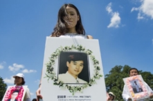 Thay thế Thần Phật: Trận chiến trăm năm của Trung Cộng đàn áp đức tin