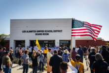 Thuyết Sắc tộc Trọng yếu đang hoành hành, thắng lợi nghiêng về phái bảo tồn truyền thống