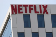 Netflix cùng với Facebook, Google bắt buộc nhân viên làm việc tại văn phòng chích ngừa