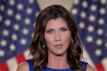 Thống đốc tiểu bang South Dakota nói “không” với các quy định bắt buộc đeo khẩu trang