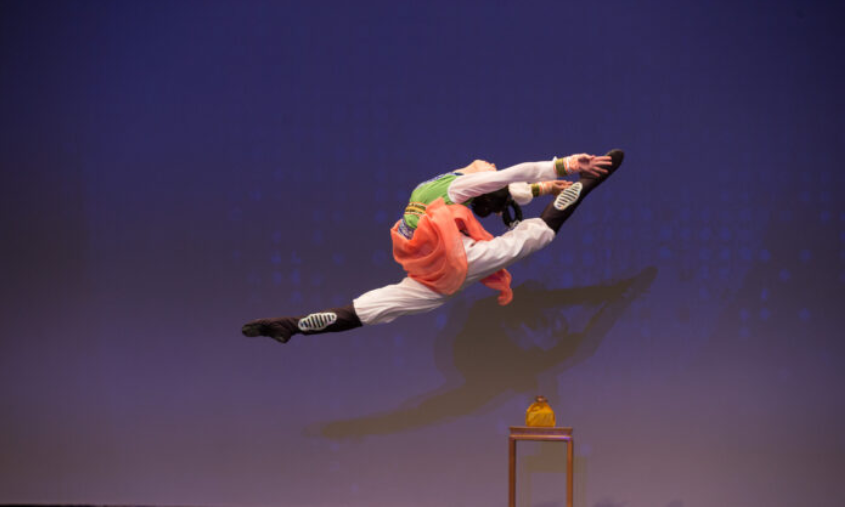 Thi Dật Khiêm, vũ công chính của vũ đoàn Shen Yun: Thông qua nghệ thuật minh bạch chân tướng