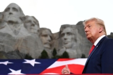 Trường học sử dụng ‘lịch sử’ giả mạo để hủy hoại Hoa Kỳ