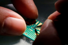 Công ty do Trung Quốc sở hữu mua lại nhà máy sản xuất chất bán dẫn lớn nhất của Anh Quốc