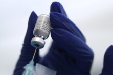 Anh Quốc cung cấp vaccine Pfizer cho một số nhóm trẻ em từ 12 tuổi trở lên