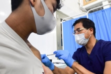 Thêm nhiều nghiên cứu liên kết vaccine mRNA COVID-19 với các trường hợp viêm tim hiếm gặp