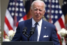 Chính phủ TT Biden: Bắt buộc chích ngừa toàn quốc ‘chưa được xem xét tại thời điểm này’