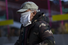 Người đàn ông khởi kiện chống lại lệnh đeo khẩu trang của CDC lên Tối cao Pháp viện