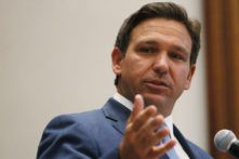 Thống đốc DeSantis phúc đáp về sự gia tăng các trường hợp COVID-19: Đó là ‘virus theo mùa’