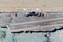 Xuất hiện hình ảnh hàng không mẫu hạm của Trung Cộng bị hư hại nghiêm trọng