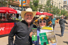 ‘Chấm dứt Trung Cộng’: Thủ hiến Alberta lên tiếng ủng hộ phong trào toàn cầu chống lại Trung Cộng