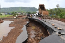 Mưa lớn ở Ấn Độ gây ra lũ lụt, sạt lở đất; ít nhất 125 người thiệt mạng