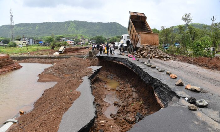 Mưa lớn ở Ấn Độ gây ra lũ lụt, sạt lở đất; ít nhất 125 người thiệt mạng