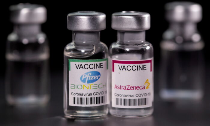 FDA yêu cầu Pfizer và Moderna đưa thêm trẻ em vào thử nghiệm vaccine COVID-19