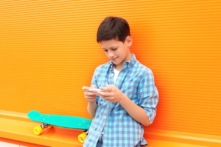 Thanh thiếu niên có thực sự cần điện thoại thông minh không?