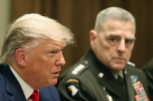 Ông Trump phản ứng trước tin tức cho rằng ông muốn một cuộc đảo chính sau bầu cử