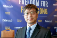 Hoa kiều sống sót sau khi bị tra tấn kể với thế giới: Hãy tránh xa Trung Cộng, đảng này ‘giống như chất độc’