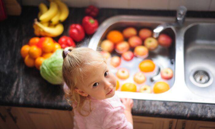 Rửa trái cây và rau quả như thế nào thì an toàn mà vẫn giữ được dinh dưỡng