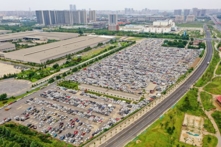 Lũ lụt Trịnh Châu: Số lượng lớn xe hơi vô chủ khiến cư dân mạng kinh ngạc