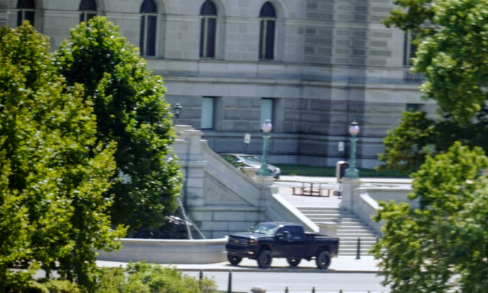 Nghi phạm bị bắt, không tìm thấy bom sau ‘đe dọa đánh bom tức thì’ gần Thư viện Quốc hội Hoa Kỳ