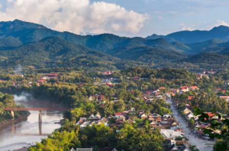 Tết của người H’mông ở Luang Prabang: Tục tìm vợ và các cuộc theo đuổi