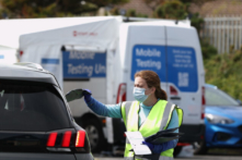 Anh Quốc: Xét nghiệm kháng thể cho những bệnh nhân dương tính với COVID-19