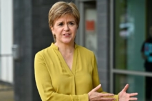 Scotland dỡ bỏ hầu hết các hạn chế COVID-19