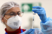 Đức: Y tá cho 8,600 người chích nước muối thay vì vaccine COVID-19