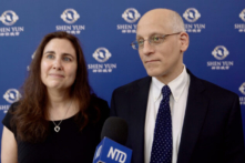 Một Phó Giám đốc thốt lên sau khi xem Shen Yun: ‘Thật là phi thường’