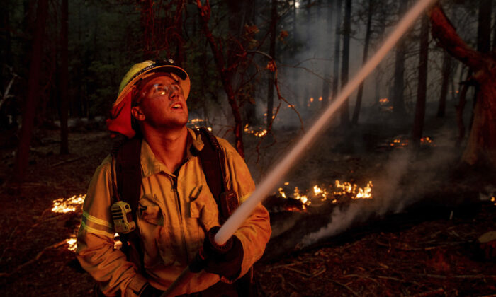 Các hiểm họa mới từ đám cháy chưa được ngăn chặn ở Bắc California