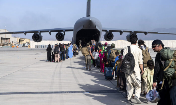 Quan chức Hoa Kỳ: 1,500 người Mỹ vẫn ở Afghanistan, 4,500 người đã di tản