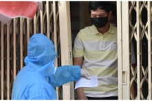 Tin Việt Nam ngày 15/8: Gần 9,600 ca mắc mới, 337 ca tử vong, Sài Gòn giãn cách thêm 1 tháng, đề nghị ‘ai ở đâu ở đó’, nhiều tỉnh miền Tây kéo dài giãn cách theo Chỉ thị 16, đêm nay miền Bắc có nơi mưa rất to