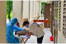 Tin Việt Nam ngày 5/8: Hơn 7,200 ca mắc mới, gần 400 ca tử vong; Tp HCM tổ chức lại quy trình cấp cứu, tiếp nhận lô thuốc Remdesivir điều trị COVID-19 đầu tiên; Hà Nội trưng dụng bến xe, sân vận động làm điểm trung chuyển nông sản