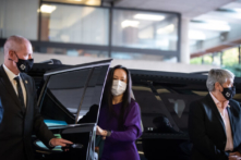 Nhóm pháp lý của bà Mạnh Vãn Chu cố ý bỏ qua thông tin quan trọng trong vụ dẫn độ