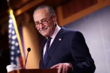 Các chi phí mới trong ngân sách 3.5 ngàn tỷ USD của Thượng nghị sĩ Sanders