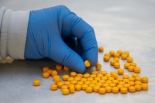 Phần 1: Hoa Kỳ tràn ngập thuốc giả có chứa Fentanyl từ Trung Quốc