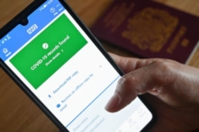 San Francisco bắt đầu áp dụng giấy thông hành vaccine COVID-19 cho các nhà hàng, phòng gym