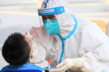 Hàng triệu người bị phong tỏa khi Trung Quốc cố gắng kiểm soát sự bùng phát của biến thể Delta