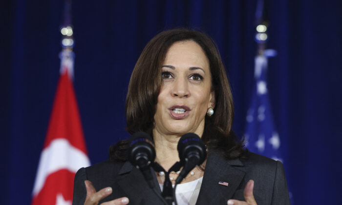 Phó tổng thống Kamala Harris từ bỏ hai đòn bẩy chống lại Trung Quốc: Đồng minh và thương mại