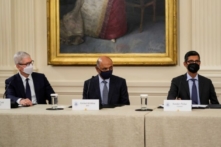 Các công ty công nghệ cam kết chi hàng tỷ USD để tăng cường an ninh mạng