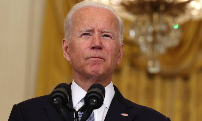 Tổng thống Biden cần ‘cải tổ’ đội ngũ của ông sau khi Afghanistan sụp đổ