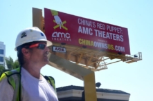 Từ lĩnh vực chăm sóc sức khỏe đến Hollywood: Trung Cộng nỗ lực kiểm soát Hoa Kỳ như thế nào?