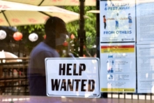 Khó khăn trong tuyển dụng kéo giảm doanh thu của các doanh nghiệp nhỏ