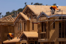 Xây dựng nhà ở sụt giảm do hạn chế nguồn cung cấp ảnh hưởng đến sản xuất