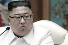 Băng dán đầu của ông Kim Jong Un được thêm vào danh mục những bí ẩn về sức khỏe