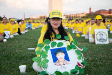 ‘Thảm kịch’ gia đình: người phụ nữ mất mẹ và em gái trong cuộc bức hại của Trung Cộng